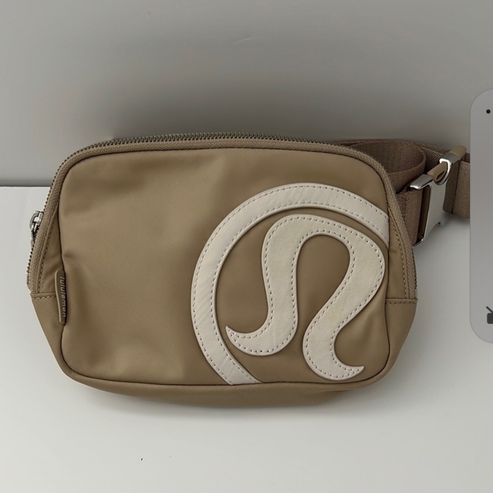 LULULEMON CROSSBODY